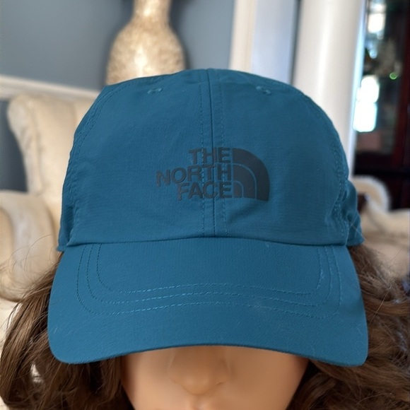 Brand New The North Face Adjustable Baseball Cap Horizon Hat Blue Coral Sporty - Picture 2 of 16